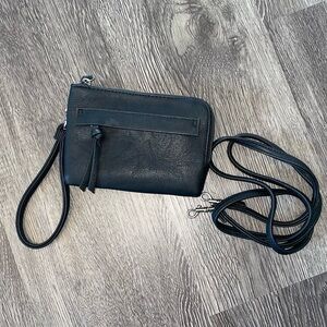 🔥 3 for $15 🔥 Universal Thread convertible wristlet and crossbody bag
